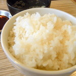Yakiniku Sansuien - ご飯・スープ（焦点が後ろでｽﾝﾏｼｪﾝ・・）