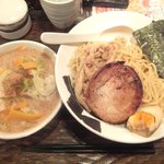 どでかっちゃん - ｢野菜たっぷりつけ麺｣800円+｢大盛｣100円