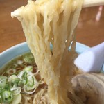 せんげん - 細麺ながら、コシあり、角の立ったシッカリ麺