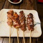 海鮮居酒屋 ようすけ - 焼鳥　豚かしらと鳥もも
