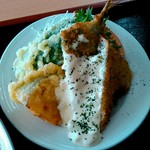 オーモリラーメン - アジフライがメイン