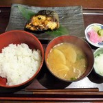 炭火焼食堂 こがね屋 - 銀ﾀﾞﾗのみりん干し定食