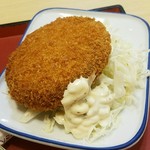 江坂食堂 - メンチにはタルタルソースをぶりぶりっと！