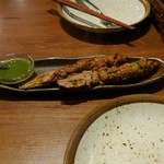 カッチャル バッチャル - スパイスのソースが付きます