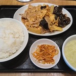 万豚記 - 豚キクラゲ玉子炒め定食（880円＋税）