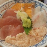 磯丸水産 - 磯丸４色丼　８３０円