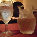 ビストロ・プティポワ - スミマセン、既に注いでました！！