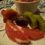 ビストロ・プティポワ - 給使直前に皮むきでした。