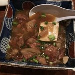 Sakanaya Ryougoku - 大好き牛スジ煮込み。わざと甘めなものを注文して一味タップリで食べるのが好き。
