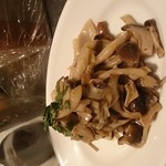 Marinated 3 kinds of mushrooms