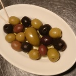 4 kinds of olives pickled in oil