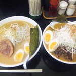 北海道ラーメン　小林屋 座間店 - ｢特盛り｣と｢大盛り｣の比較