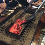 山麓園 - 真っ赤に燃え盛る炭が投入！以降、絶えず熱い！