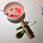 アピシウス - アユのフリット（パセリソース）、ハモとハイビスカスのジュレ