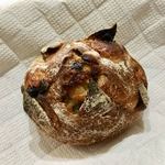 パンやきどころ RIKI - 鳴門金時とポム・レザン ブラッドオレンジの香りで ¥250+税