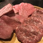 本日のお肉たち（赤身は外モモと内モモ）