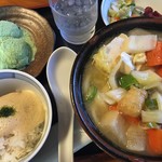 鞍手茶屋 中山峠店 - けんちんうどんセット 1370円