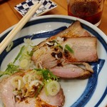 らーめん森や。 - 吊るし焼き鶏チャーシュー合もり-絶品辣油がけ
