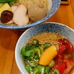らーめん森や。 - 森の冷やしつけ麺inがごめ(オクラ入りVer.)・カリフリ味付玉子増し