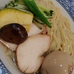 らーめん森や。 - 森の冷やしつけ麺inがごめ(オクラ入りVer.)・カリフリ味付玉子増し