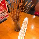 がブリチキン。 - チョイ飲みのお供、とまらん棒とガブ吉くんのたまご