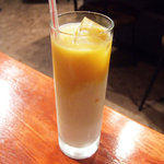 タンドールバル カマルプール - マンゴーラッシー(400円)