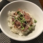 鶏そばのお供にローストポーク丼