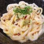 Hanamaru Udon - 「はなまる醤油」を適量掛けて頂きます。