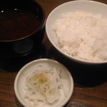 勝烈庵 相鉄ジョイナス店 - 国産米は硬めに炊きあがり美味しかった