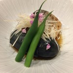 鳥田中 - 本日のお通し1　秋刀魚と小茄子の炊き合わせ　見た目が美しくてすぐに箸をつけられません