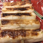 鳥田中 - 焼くというより炙るといった印象の長葱　冬のネギだったらもっと美味しいんだろうなぁ