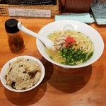 麺屋 六感堂 - 想い出の八重山そば（限定麺）＋ジューシー（沖縄風炊き込みご飯）