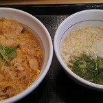 Nakau - 親子丼とハイカラ小のセット600円