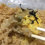 クローバー - 濃ゆい味付けで美味しかった「鶏めし」です