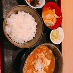 伊勢元 - ランチ 牛もつ煮込み定食