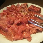 元氣七輪焼肉 牛繁 - 元気カルビと極厚カルビ。