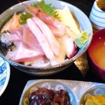 鈴女 - ある日の海鮮丼