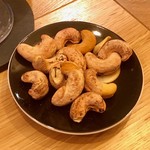 ヤミツキになる渋皮つきカシューナッツ