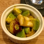 思わずお替りしたくなるタコとアボカドのサラダ