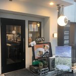 ISOGAMI　FRY　BAR - 店舗入り口