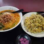 食香閣 - ラーメンセット680円（税別）