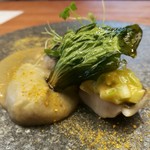 Imparfait - 鰆の上には青梗菜の茎と自家製マヨソース、焼き茄子のムースやキャベツのソース、甘夏パウダーと共に