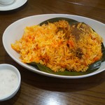 TROPICAL PARADISE - パフォーマンス以上に美味しいバンブービリヤニ