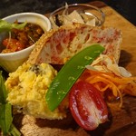 トライベッカ - 【ランチ】パテ ド カンパーニュのプレート（前菜5種、サラダ、お肉のパテの盛り合わせ）