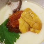 鮨匠 のむら - 肴⑩茶碗蒸し
      唐津産赤雲丹と筋子が一緒に入る贅沢。
      温かい茶碗蒸しで一休み。