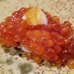 鮨匠 のむら - 握り⑬TKG(筋子・北海道)
            イクラの鮮度が良く、卵かけご飯の味♪
            いつも抜群に美味しいですね！