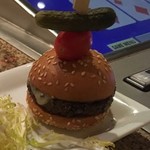 CENTER CUT STEAKHOUSE - ハッピーアワーのメニュー「ビーススライダー」