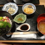 お料理 とみやま - 本日の海鮮丼御膳