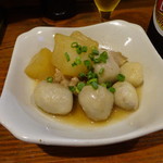 Aji Dokoro Minori - イモと大根と鶏肉の煮物
