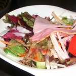 和牛厨　ふか尾 - セットのサラダ